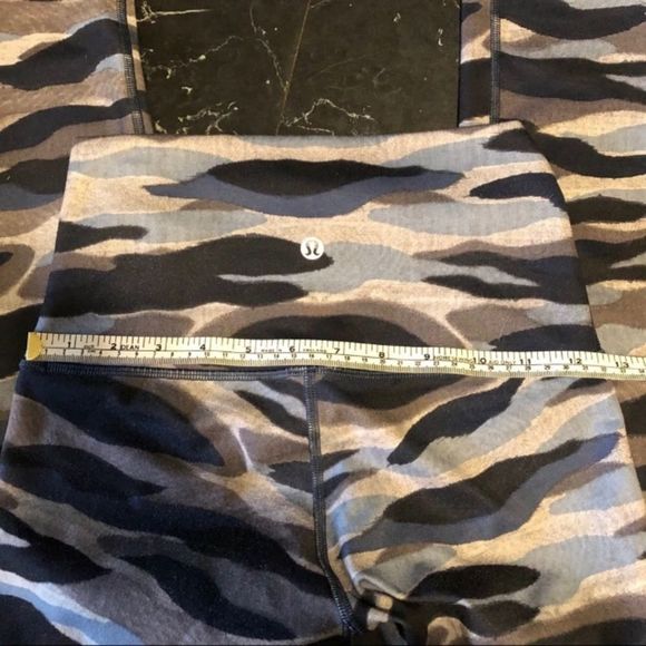 Lululemon. WUC - Picture 4 of 5